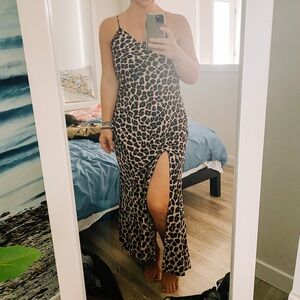 Vici maxi leopard dress medium
